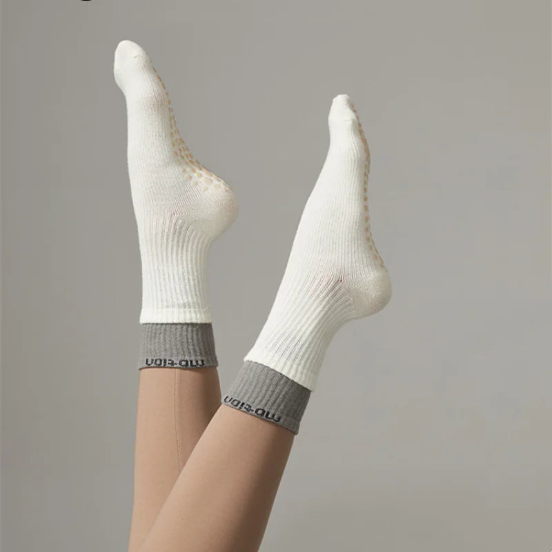 New Cotton Breathable Sports Socks Medium Anti-Slip Yoga Socks Pilates Socks Gym Fitness Dance Training Socks Compression Socks